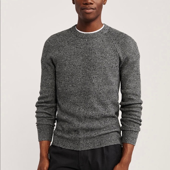 ABERCROMBIE AND FITCH crew neck sweater
